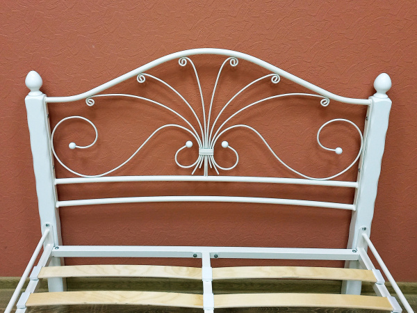 Кровать Фортуна 1  140*200 с основанием